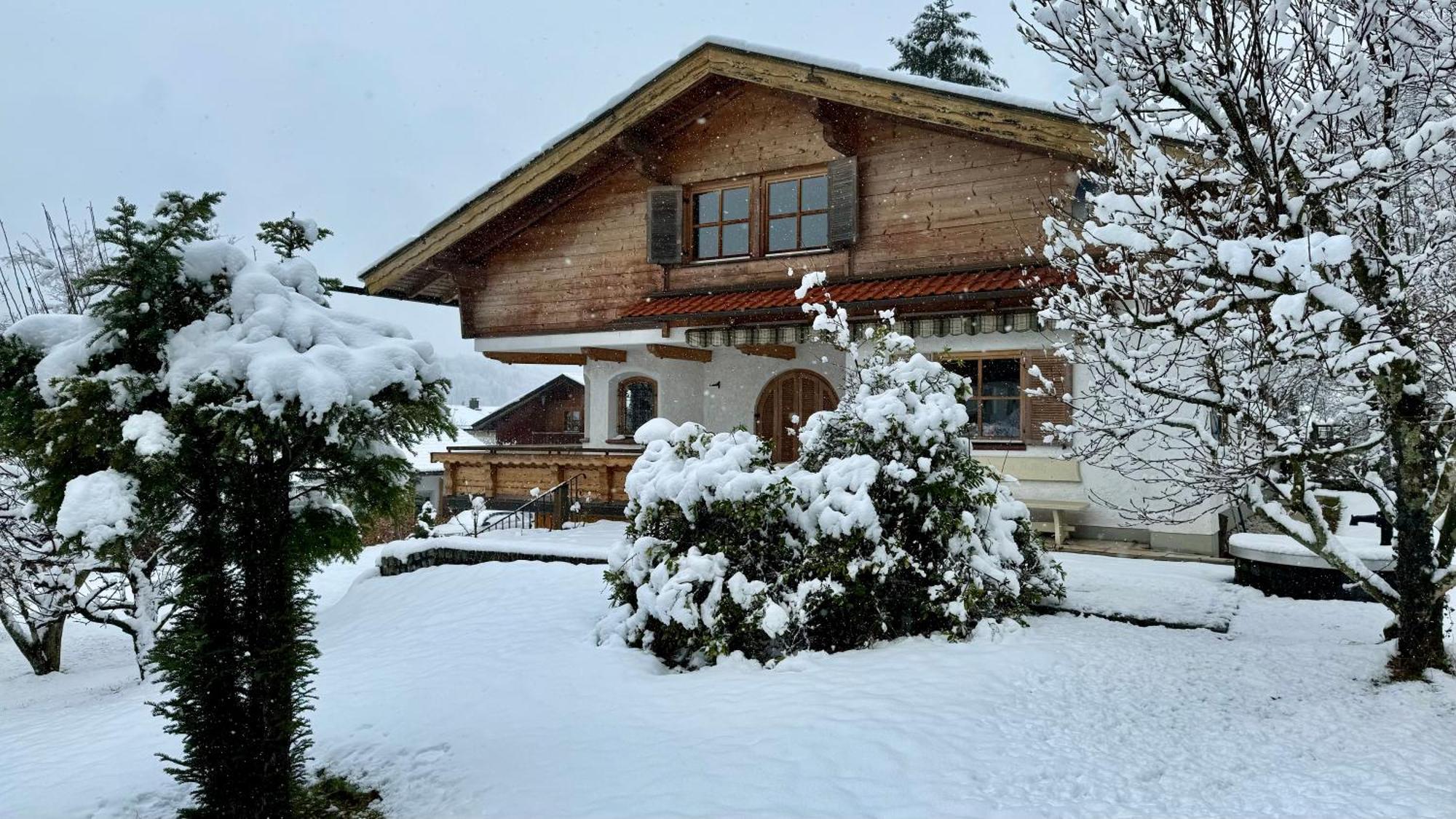 Romantisches Alpenchalet - Mit Sauna Und Kamin - Ruhig Und Zentral Bad Tolz Exterior photo